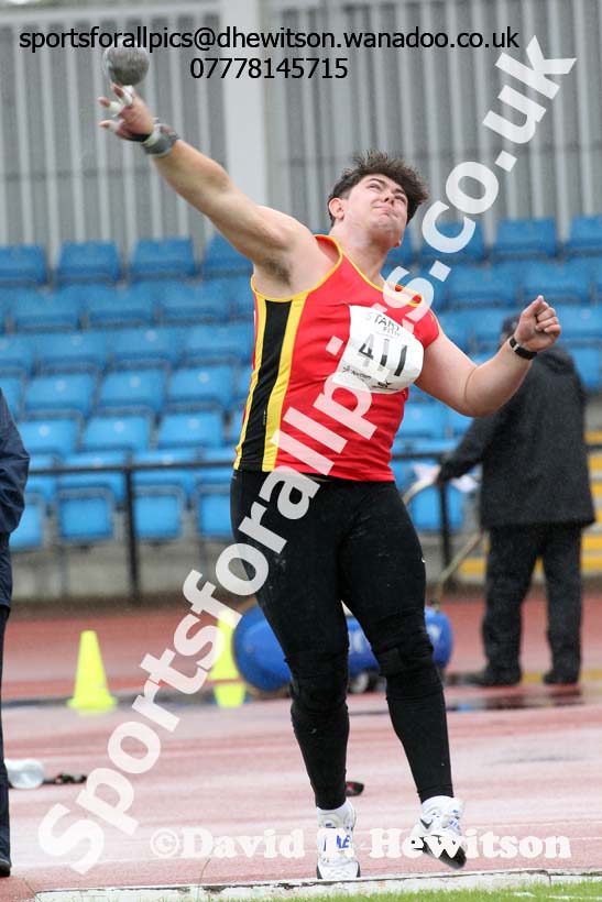 Mens under-20s shot putt, Northern Championships, Sport City, Manchester. Photo: David T. Hewitson/Sports for All Pics